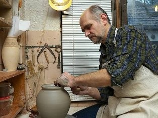 Juraj Maco - Tradičná točená keramika inšpirovaná Gemerom, ale aj inými regiónmi